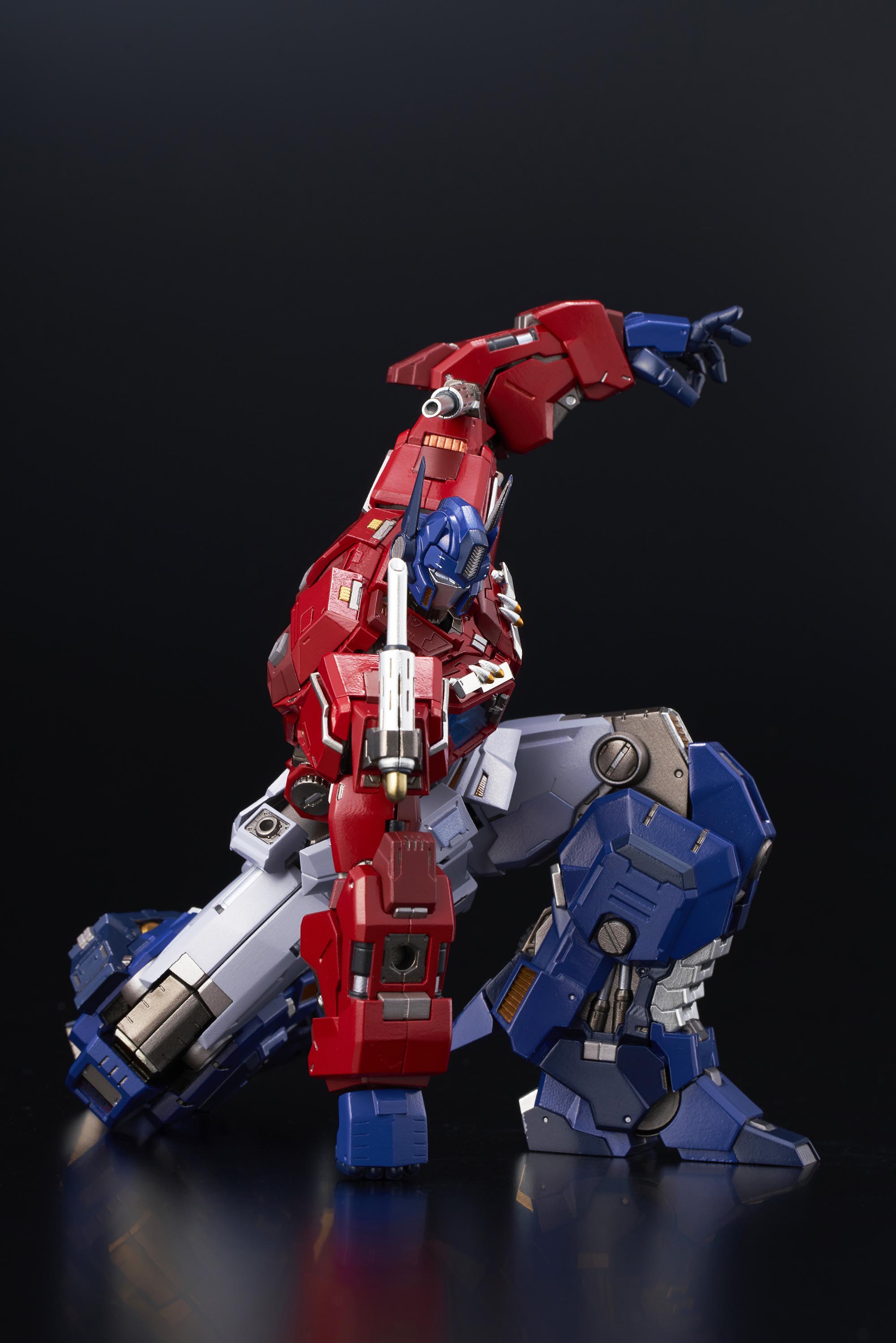 [KURO KARA KURI]#04 Optimus Prime (Reissue)