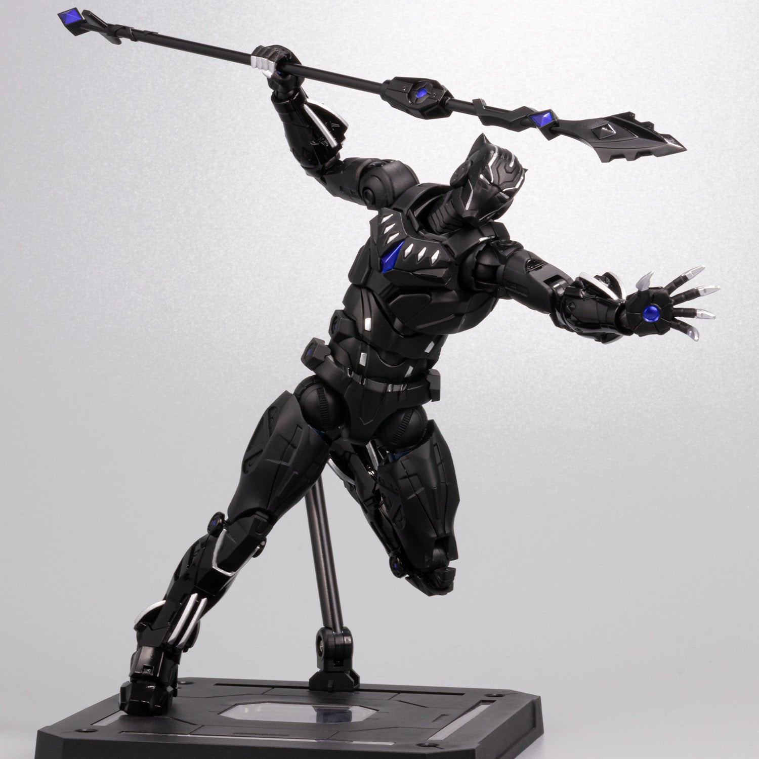 FIGHTING ARMOR Black Panther